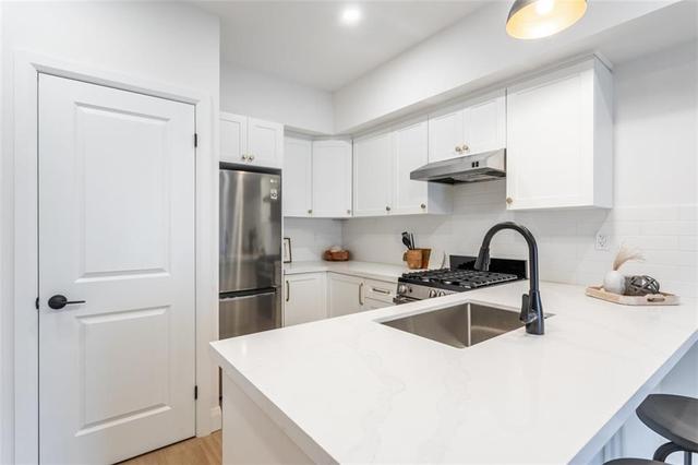 1 - 115 Catharine Street N, Condo with 2 bedrooms, 1 bathrooms and 9 parking in Hamilton ON | Image 9