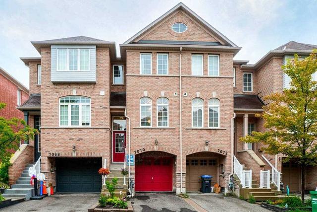 7070 Fairmeadow Cres, House attached with 3 bedrooms, 2 bathrooms and 2 parking in Mississauga ON | Image 1