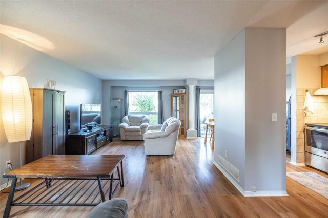 50 - 7 Kearney St, House attached with 3 bedrooms, 2 bathrooms and 3 parking in Guelph ON | Image 2