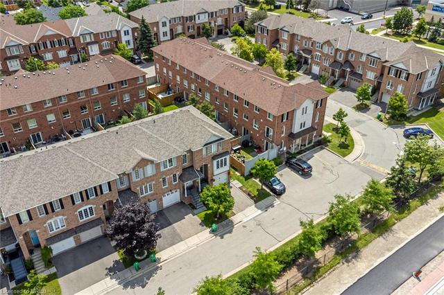 100 - 2 Clay Brick Court, House attached with 3 bedrooms, 1 bathrooms and 2 parking in Brampton ON | Image 30