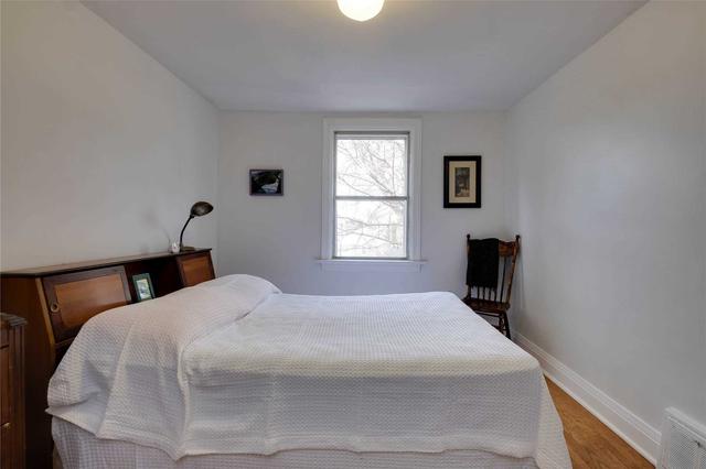 216 Holborne Ave, House semidetached with 3 bedrooms, 2 bathrooms and 3 parking in Toronto ON | Image 4