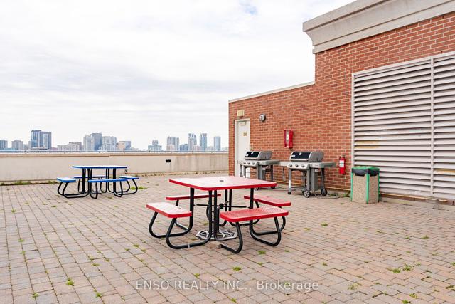 unit805 - 2 Clairtrell Rd, Condo with 2 bedrooms, 2 bathrooms and 1 parking in Toronto ON | Image 8