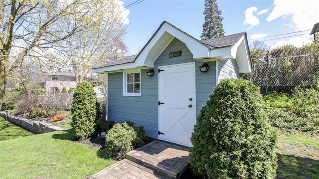 15 Lay St, House detached with 4 bedrooms, 2 bathrooms and 4 parking in Barrie ON | Image 22