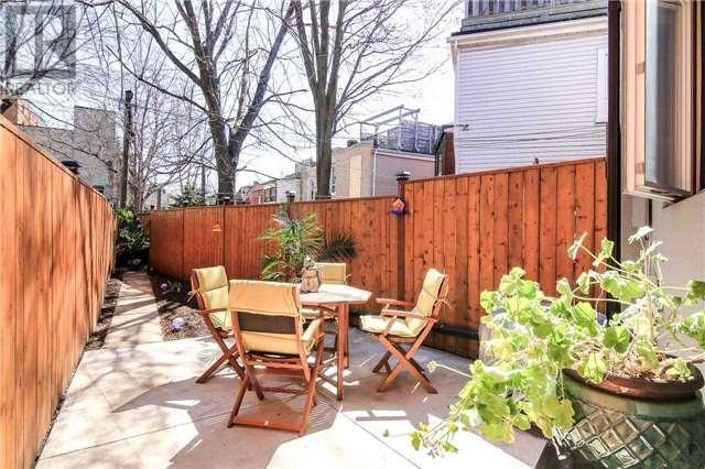 285 Lisgar St, House semidetached with 4 bedrooms, 3 bathrooms and 1 parking in Toronto ON | Image 17