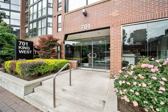 809 - 701 King St W, Condo with 2 bedrooms, 2 bathrooms and 1 parking in Toronto ON | Image 1