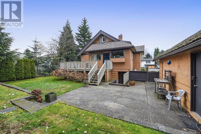 2660 Stewart Ave, House detached with 5 bedrooms, 2 bathrooms and 4 parking in Courtenay BC | Image 2
