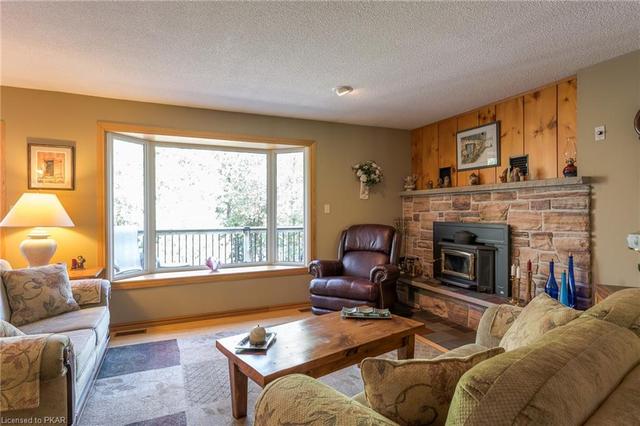 125 Sugarbush Crescent, House detached with 3 bedrooms, 2 bathrooms and 11 parking in Trent Lakes ON | Image 16