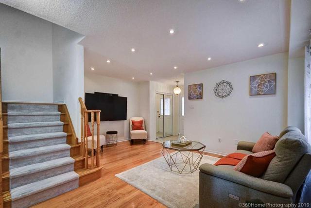 135 Novella Rd, House attached with 3 bedrooms, 3 bathrooms and 2 parking in Vaughan ON | Image 6