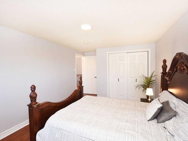3293 Wilmar Cres, House detached with 3 bedrooms, 4 bathrooms and 4 parking in Mississauga ON | Image 17