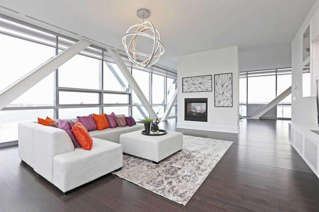 Ph1404 - 29 Queens Quay E, Condo with 4 bedrooms, 4 bathrooms and 2 parking in Toronto ON | Image 10
