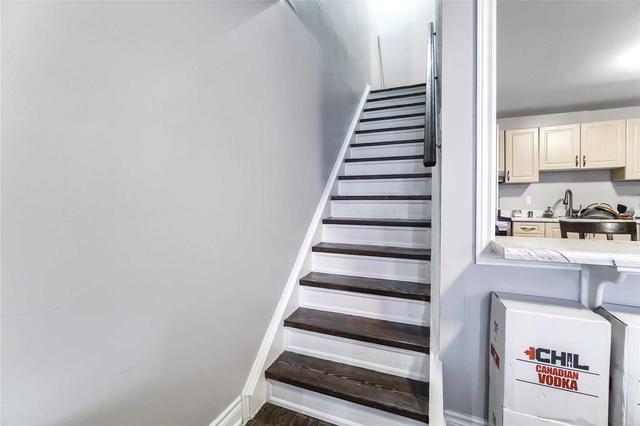1472 St Clair Ave W, Condo with 4 bedrooms, 5 bathrooms and 4 parking in Toronto ON | Image 3