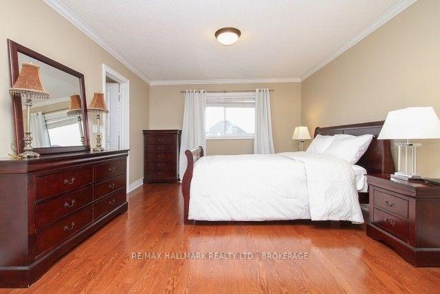 87 Thomas Legge Cres, House attached with 3 bedrooms, 4 bathrooms and 4 parking in Richmond Hill ON | Image 6