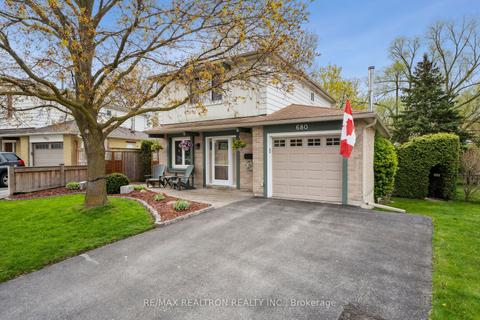 680 Irwin Cres, Newmarket, ON, L3Y5A2 | Card Image
