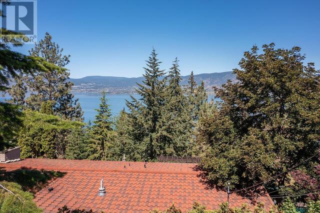 405 Viewcrest Road, House detached with 4 bedrooms, 3 bathrooms and 4 parking in Kelowna BC | Image 41