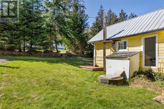 6148 Aldergrove Dr, House detached with 1 bedrooms, 1 bathrooms and null parking in Comox Valley B (Lazo North) BC | Image 8