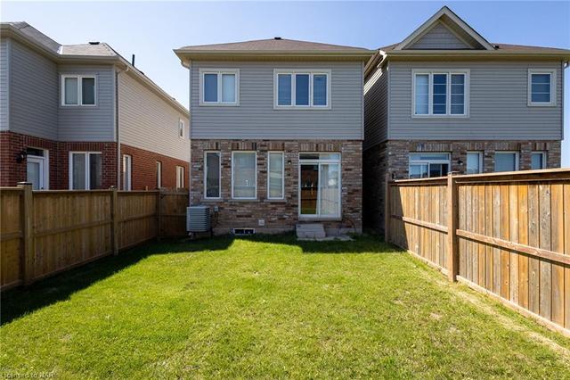 4387 Eclipse Way, House attached with 3 bedrooms, 2 bathrooms and 4 parking in Niagara Falls ON | Image 33