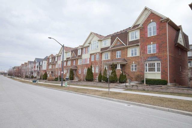 2 - 634 Shoreline Dr, Townhouse with 2 bedrooms, 2 bathrooms and 2 parking in Mississauga ON | Image 1