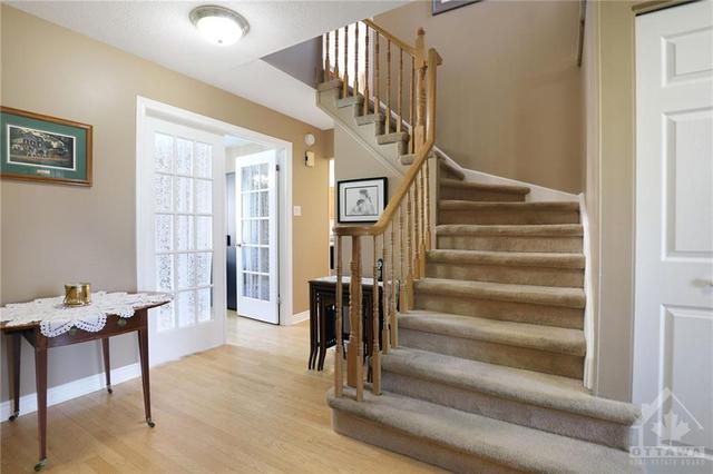 80 Hawk Crescent, House detached with 5 bedrooms, 4 bathrooms and 4 parking in Ottawa ON | Image 5