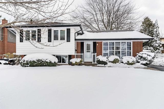 356 Dunlop Cres, House detached with 3 bedrooms, 2 bathrooms and 3 parking in Burlington ON | Image 1