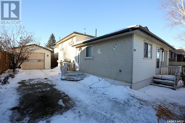 138 Burton Street, House detached with 3 bedrooms, 2 bathrooms and null parking in Grand Coulee SK | Image 2