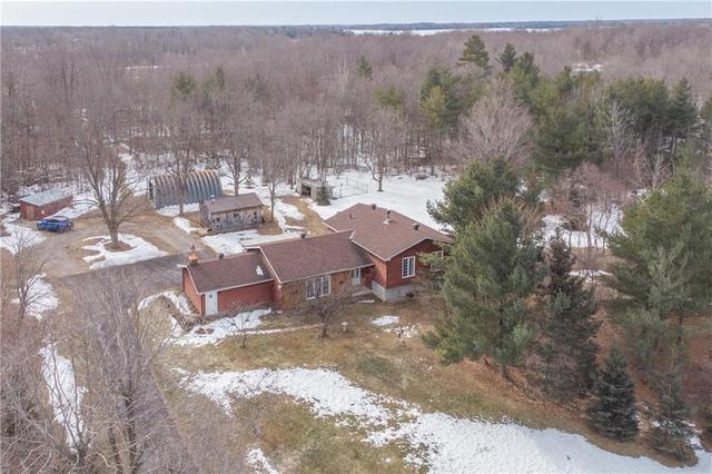 35 Old Kingston Road, House detached with 3 bedrooms, 2 bathrooms and 10 parking in Rideau Lakes ON | Image 1