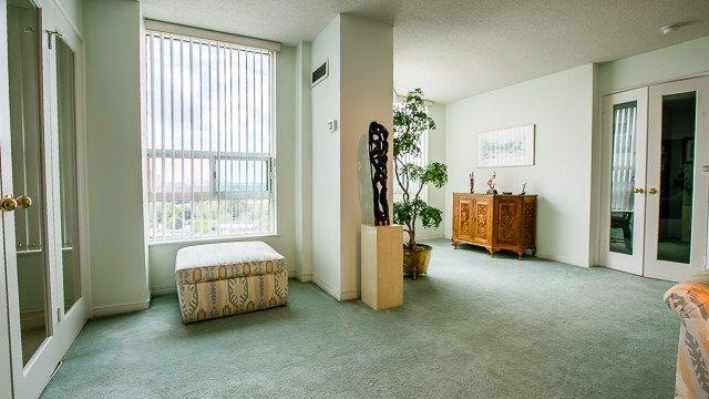 1011 - 7825 Bayview Ave, Condo with 3 bedrooms, 3 bathrooms and 2 parking in Markham ON | Image 11