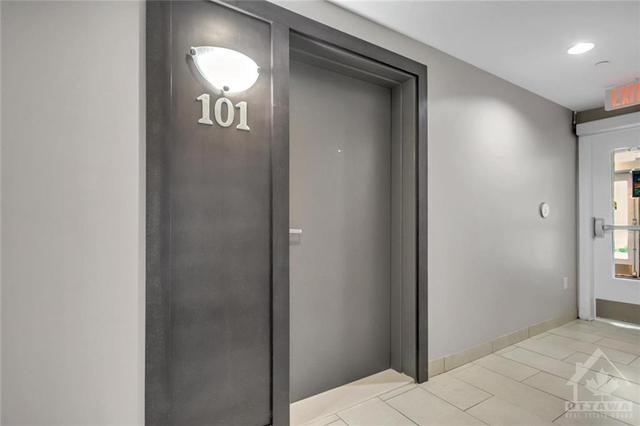 101 - 298 Glenroy Gilbert Drive, Condo with 2 bedrooms, 2 bathrooms and 1 parking in Ottawa ON | Image 4