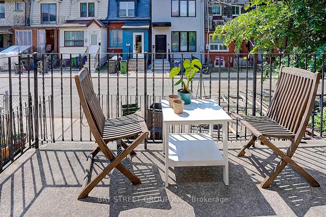 144 Wolseley St, House semidetached with 4 bedrooms, 3 bathrooms and 1 parking in Toronto ON | Image 3