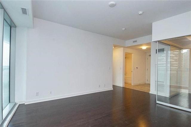 1001 - 14 York St, Condo with 3 bedrooms, 2 bathrooms and 1 parking in Toronto ON | Image 7