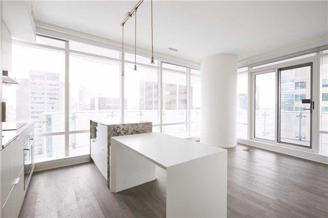 2110 - 1 Bloor St E, Condo with 2 bedrooms, 2 bathrooms and null parking in Toronto ON | Image 2