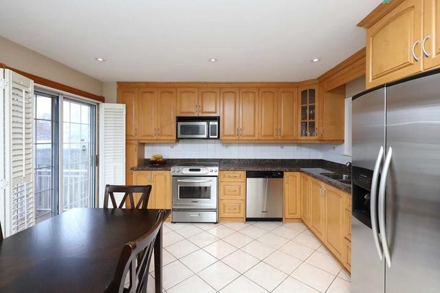 284 Oakwood Ave, House semidetached with 3 bedrooms, 2 bathrooms and 4 parking in Toronto ON | Image 37