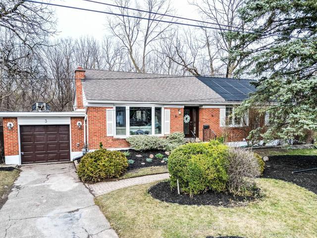 3 Moore Cres, House detached with 4 bedrooms, 3 bathrooms and 4 parking in Brampton ON | Image 1