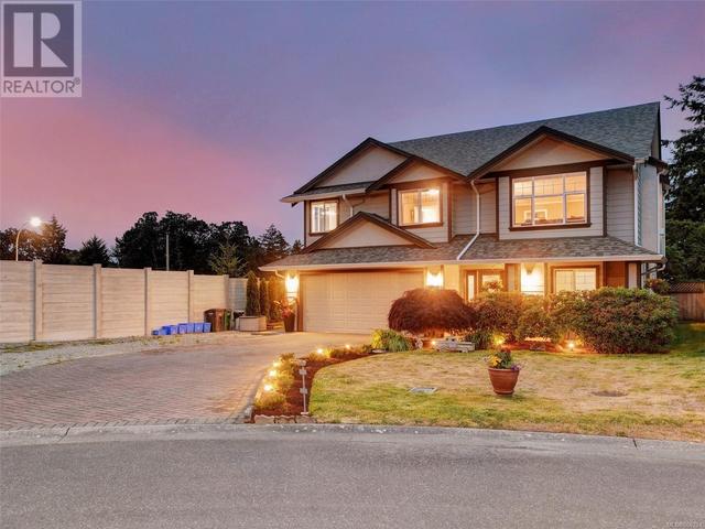 723 Lavender Ave, House detached with 6 bedrooms, 3 bathrooms and 8 parking in Saanich BC | Image 31