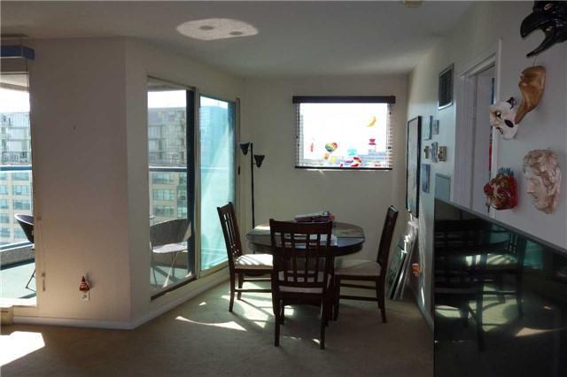 1312 - 77 Harbour Sq, Condo with 2 bedrooms, 2 bathrooms and 1 parking in Toronto ON | Image 5