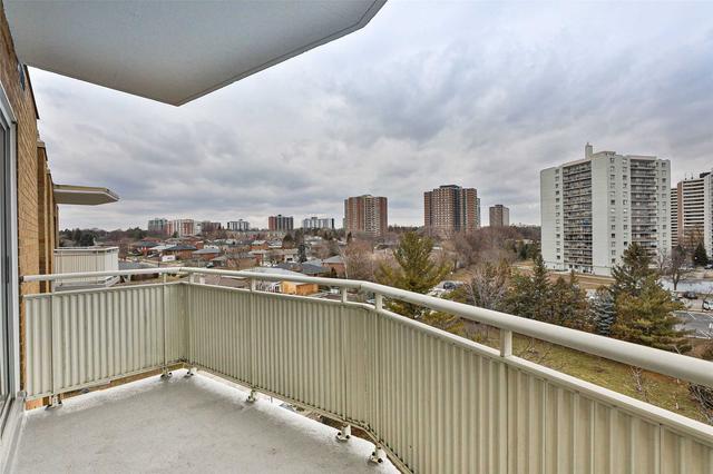 608 - 30 Allanhurst Dr, Condo with 2 bedrooms, 1 bathrooms and 1 parking in Toronto ON | Image 7
