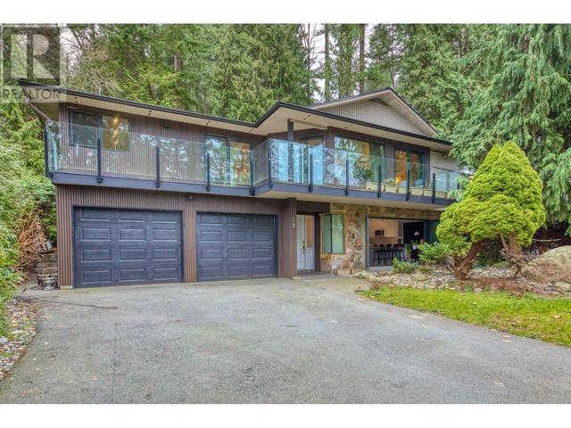 2038 Flynn Place, House detached with 5 bedrooms, 3 bathrooms and 6 parking in North Vancouver BC | Image 3