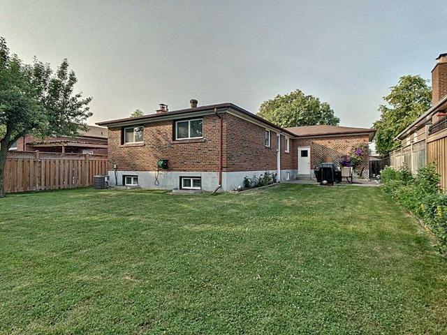 3284 Silverado Dr, House detached with 3 bedrooms, 2 bathrooms and 4 parking in Mississauga ON | Image 16
