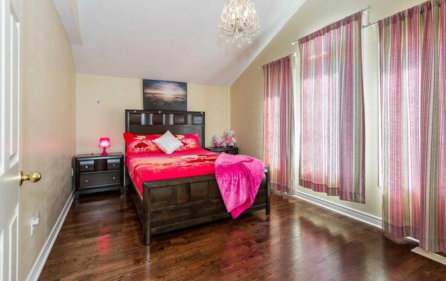 111 Pantomine Blvd, House detached with 4 bedrooms, 3 bathrooms and 4 parking in Brampton ON | Image 12