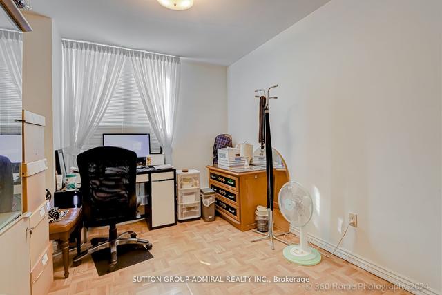 804 - 455 Sentinel Rd, Condo with 3 bedrooms, 2 bathrooms and 1 parking in Toronto ON | Image 3