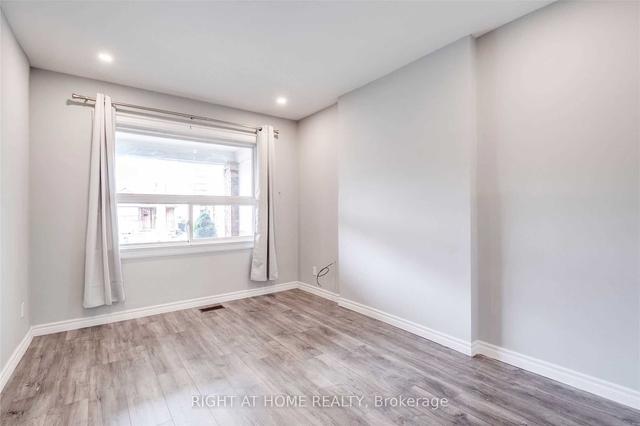 2023 Dufferin St, House semidetached with 3 bedrooms, 2 bathrooms and 3 parking in Toronto ON | Image 25