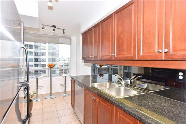 1001 - 8 Rean Dr, Condo with 2 bedrooms, 2 bathrooms and 1 parking in Toronto ON | Image 5