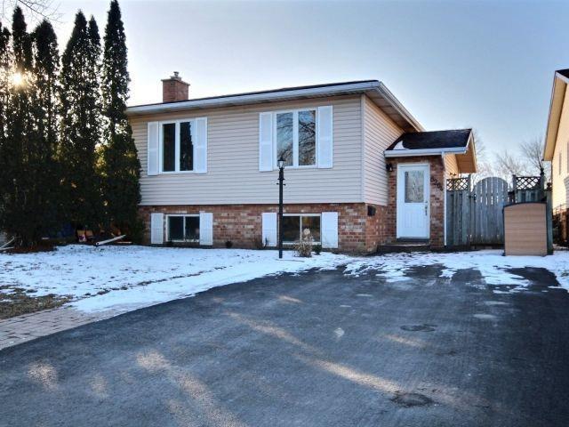 8204 Lexington Crct, House detached with 3 bedrooms, 2 bathrooms and 4 parking in Niagara Falls ON | Image 1