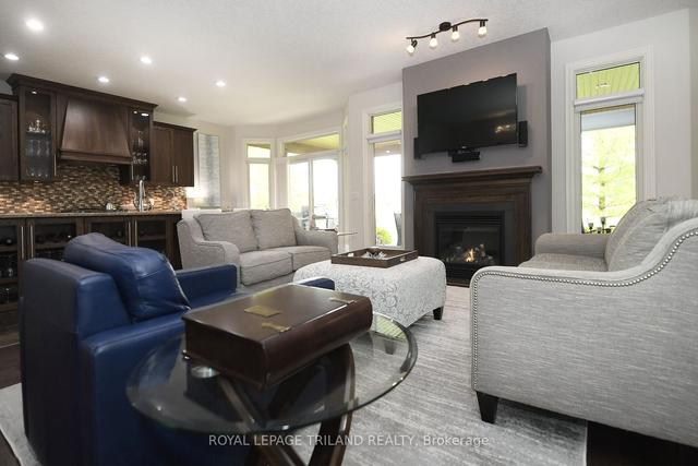 2622 Sandra Post Cres, House detached with 2 bedrooms, 3 bathrooms and 4 parking in London ON | Image 24