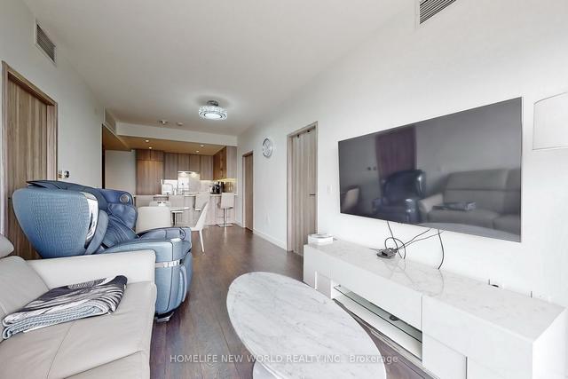 3302 - 95 Mcmahon Dr, Condo with 3 bedrooms, 3 bathrooms and 1 parking in Toronto ON | Image 2