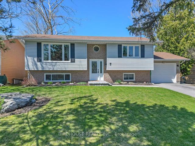 11 Cedartree Lane, House detached with 2 bedrooms, 2 bathrooms and 3 parking in Kawartha Lakes ON | Image 1