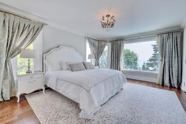 4038 Lakeshore Rd, House detached with 6 bedrooms, 10 bathrooms and 16 parking in Burlington ON | Image 21