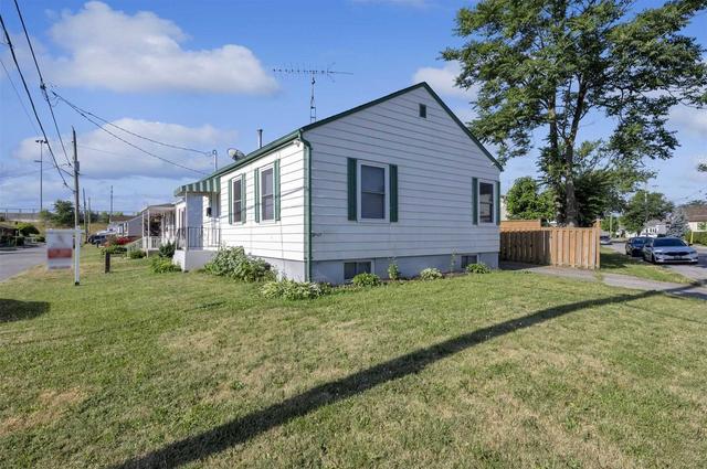 27 St George St, House detached with 3 bedrooms, 1 bathrooms and 2 parking in St. Catharines ON | Image 21