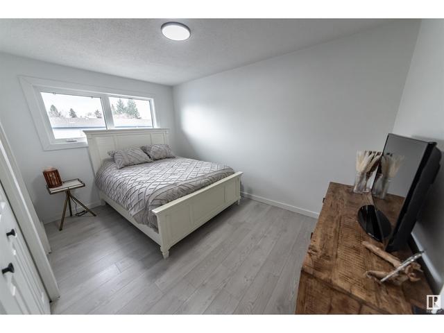 1093 Millbourne Rd E Nw, House attached with 3 bedrooms, 1 bathrooms and 2 parking in Edmonton AB | Image 30
