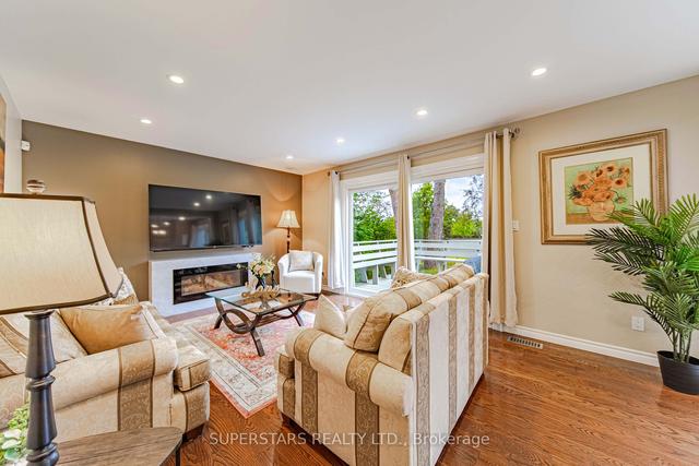 36 Butterfield Dr, House detached with 5 bedrooms, 4 bathrooms and 6 parking in Toronto ON | Image 3