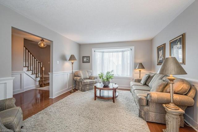 45 Dunhill Crescent, House detached with 3 bedrooms, 2 bathrooms and 4 parking in Guelph ON | Image 5